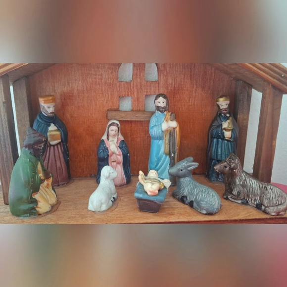 Nativity Set Manger Scene Creche Wood Stable Christmas Vintage 9 Resin Figures - Picture 6 of 8